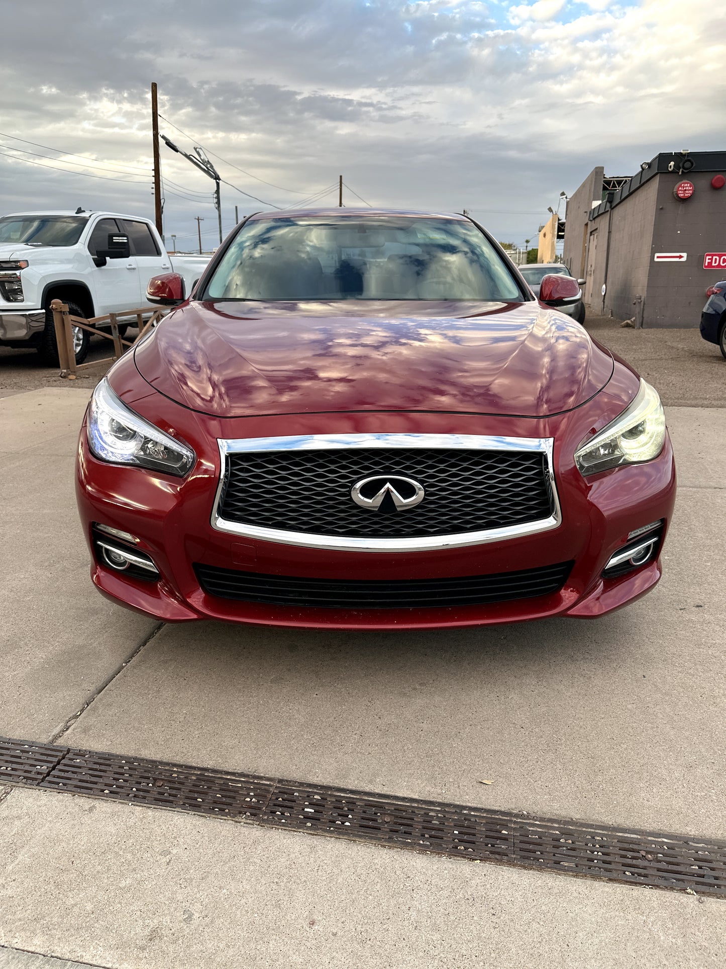 2015 INFINITI Q50