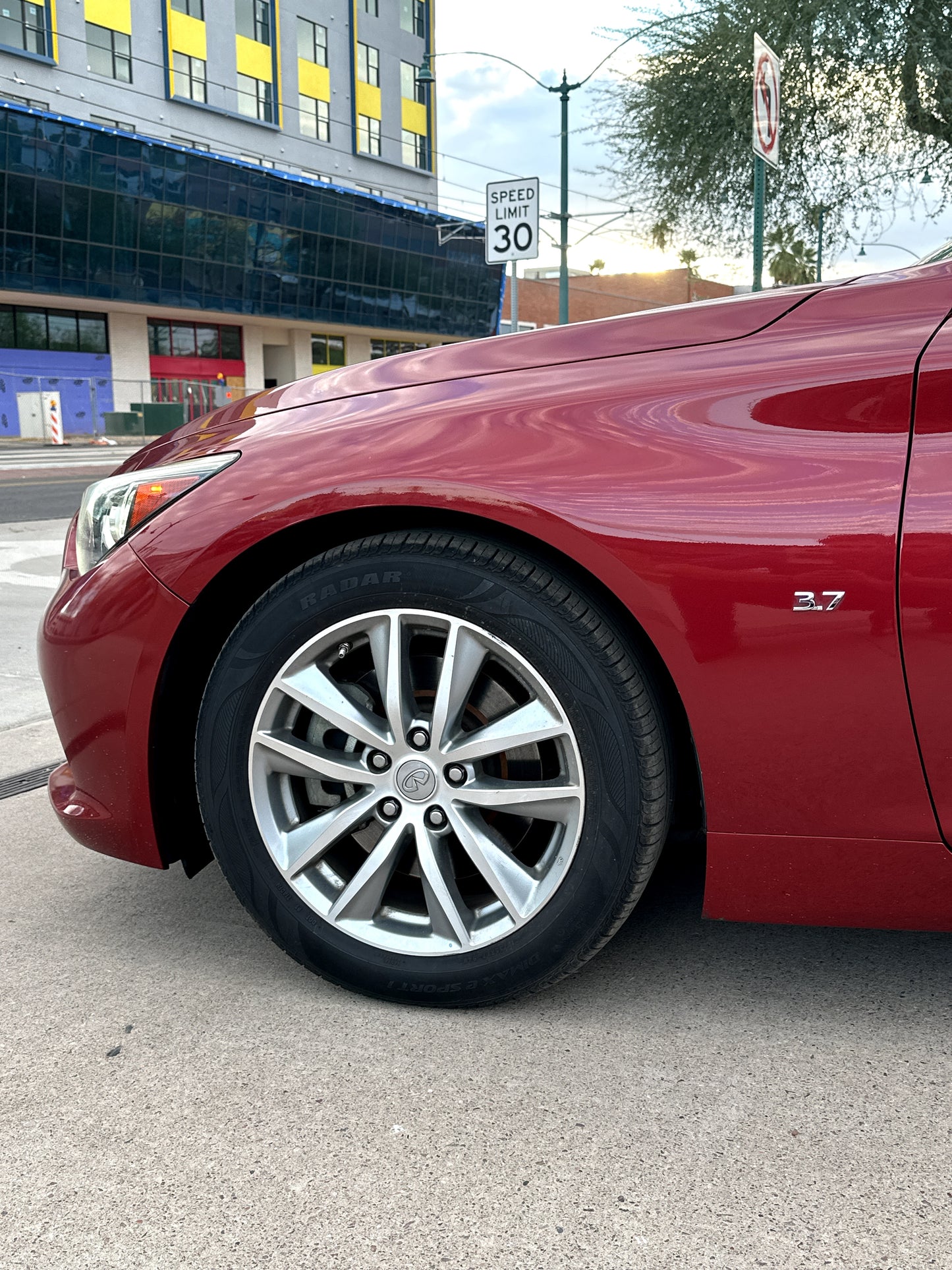 2015 INFINITI Q50