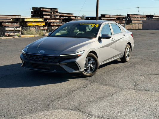 2024 Hyundai Elantra SE